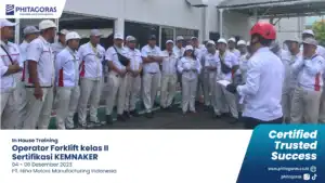 Foto bersama Operator Forklift kelas II Sertifikasi KEMNAKER 18 September - 20 september 2023 PT Matahari Putra Prima