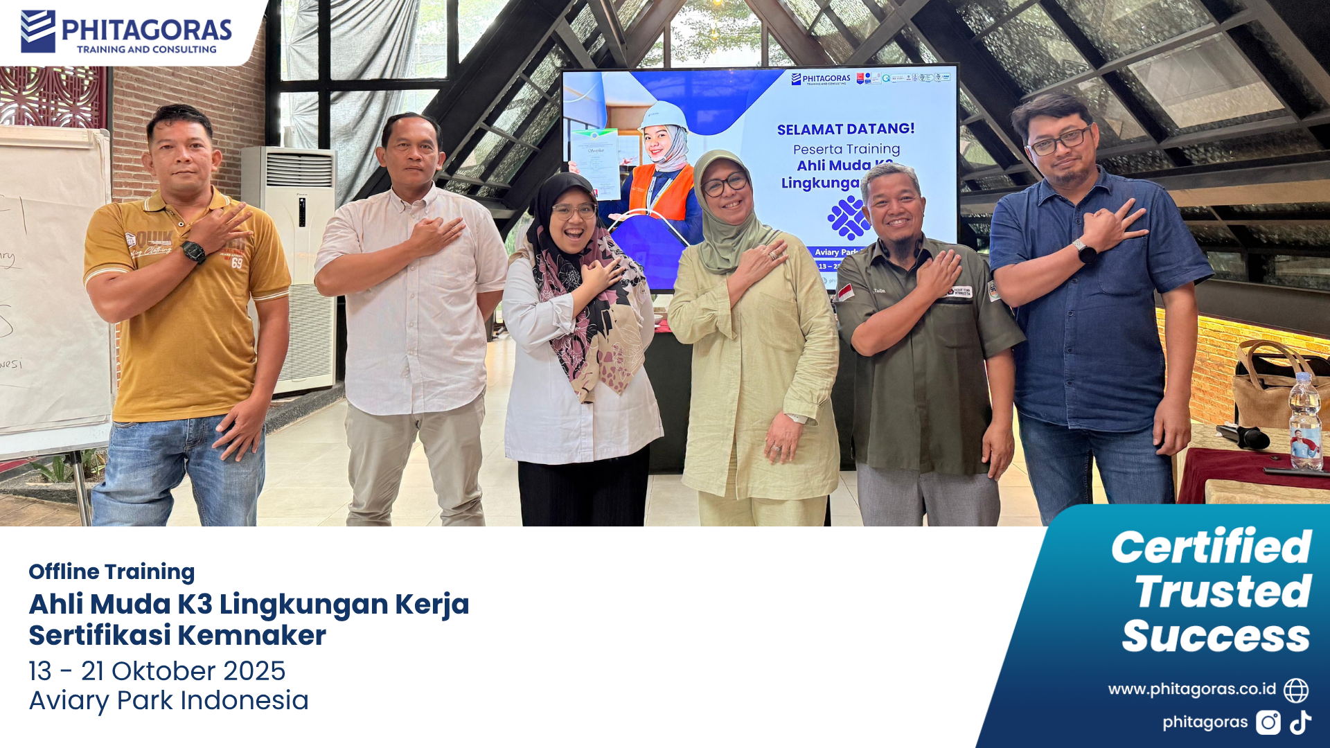 Foto Bersama Offline Training Ahli Muda K3 Lingkungan Kerja Sertifikasi Kemnaker 13 - 21 Oktober 2025 di Aviary Park Indonesia